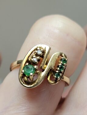 Vintage Genuine Emerald and Diamond ring 10K Yellow Gold